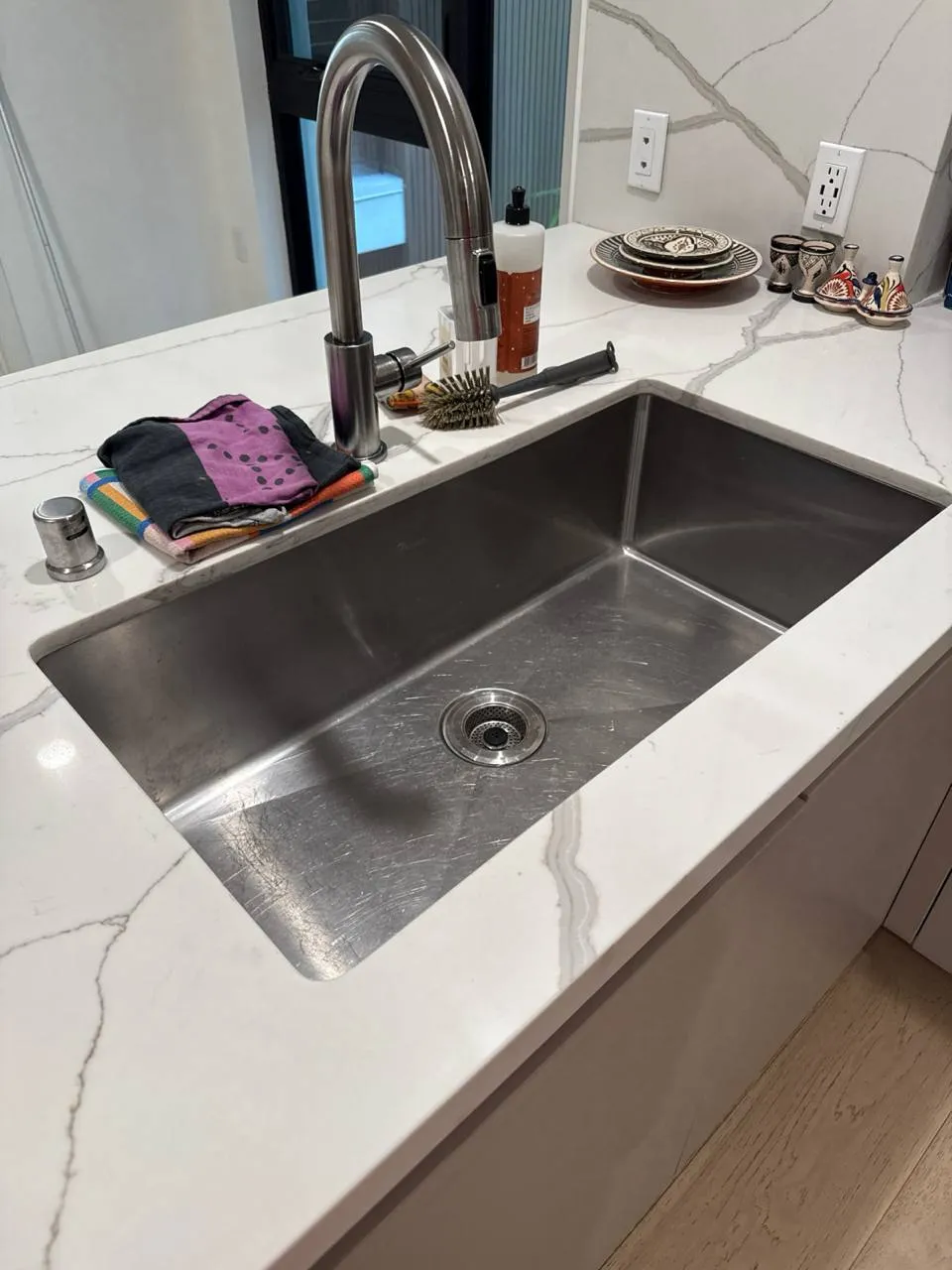 Kitchen sink after cleaning